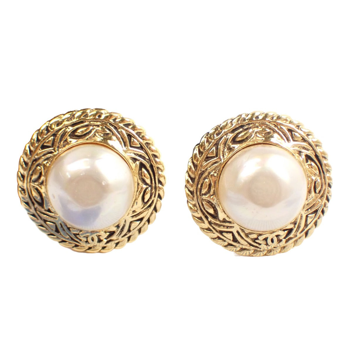 CHANEL Earring Gold Plated, Fake Pearl gold Engraved Gold Plated Women