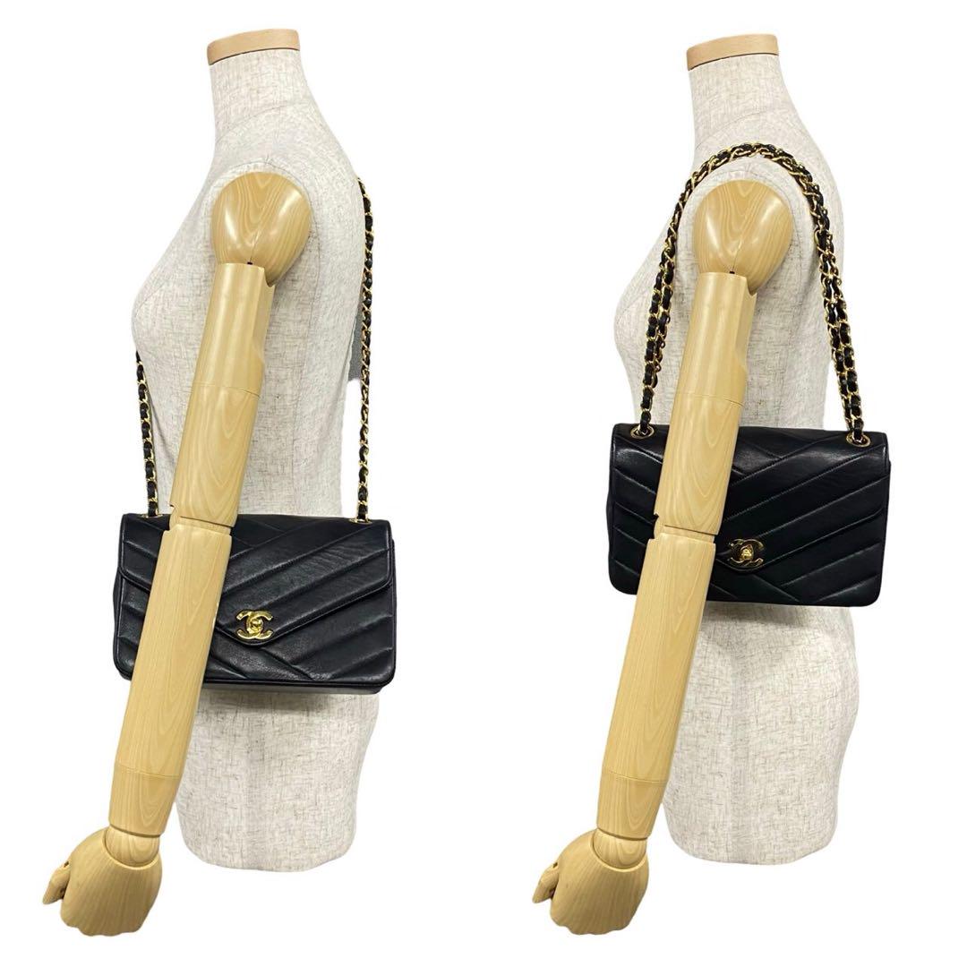 CHANEL Shoulder Bag leather black