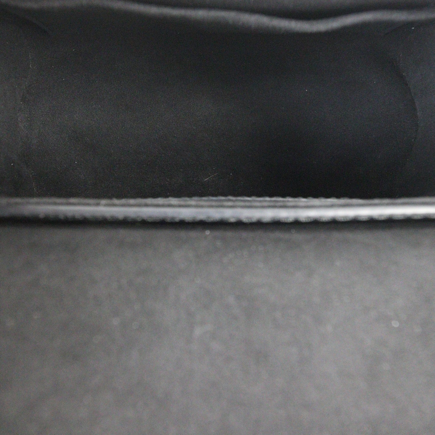 Louis Vuitton Twist Slim PM Epi
