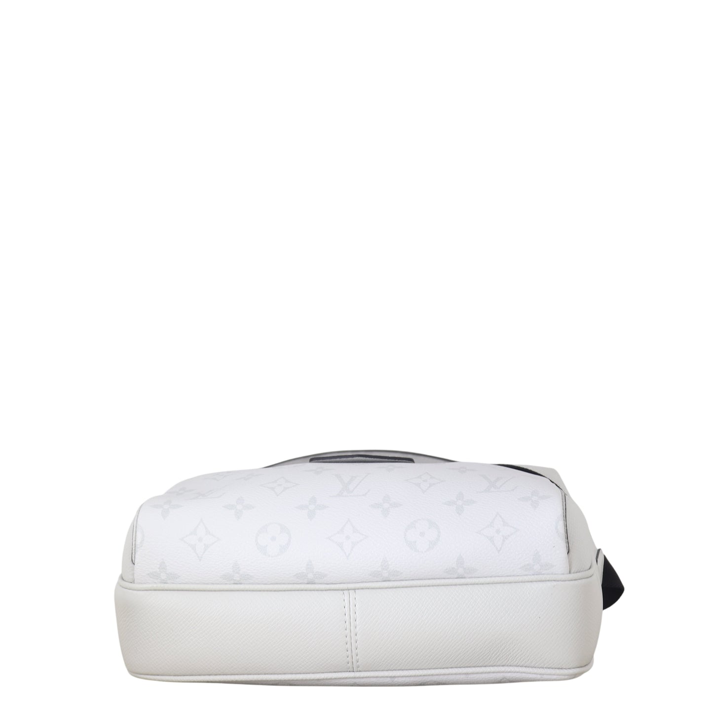 Louis Vuitton Outdoor Messenger Monogram Taigarama