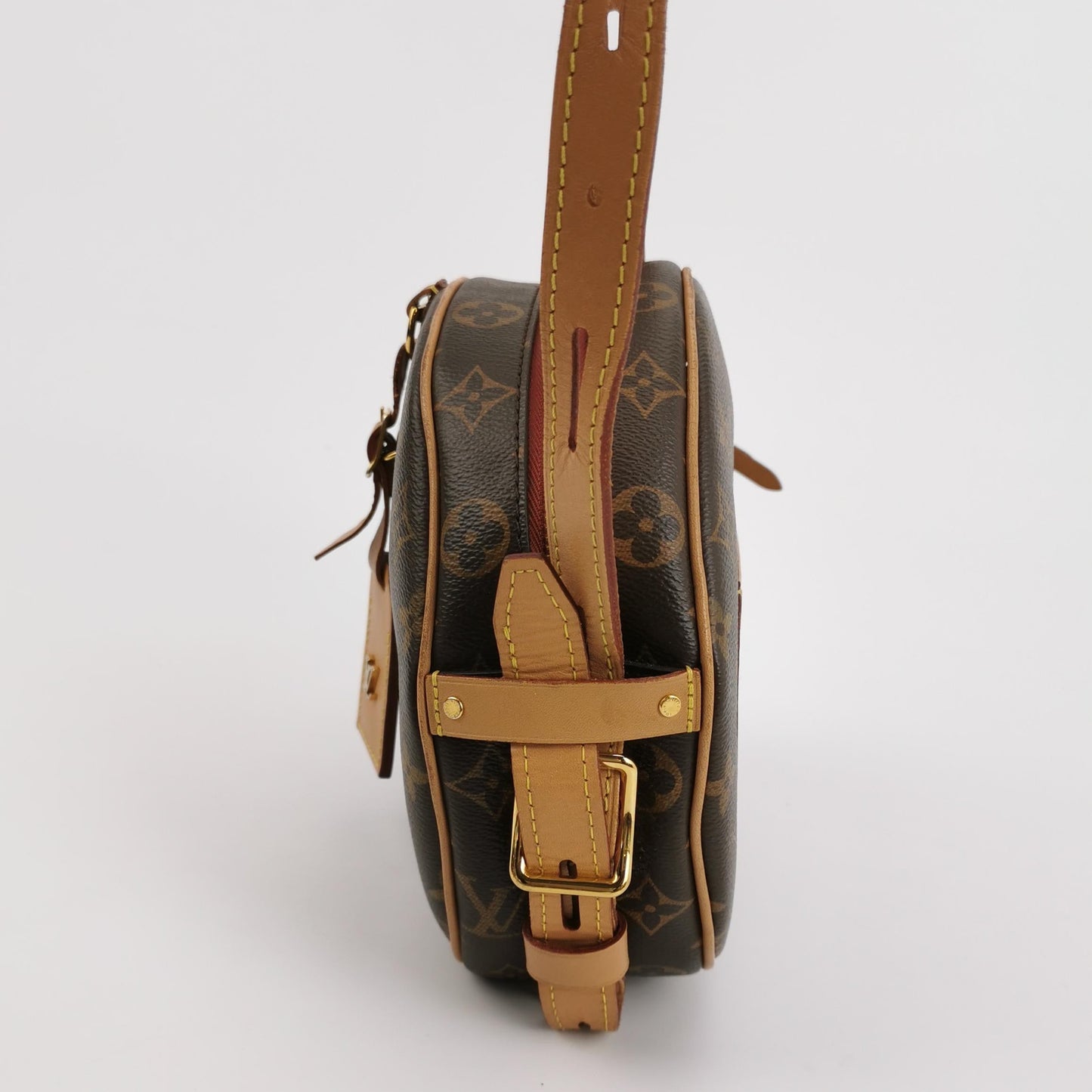 Louis Vuitton BoÃ®te Chapeau Souple Leather MM Crossbody Bag
