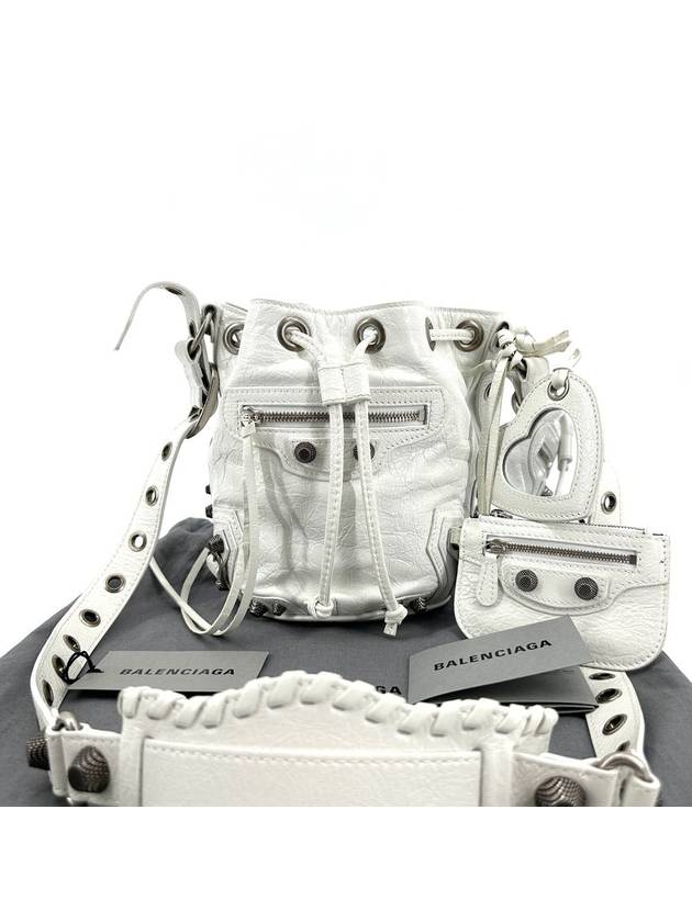 Luxury Balenciaga Trending 2025 Lecagol bucket bag xs cross 702431