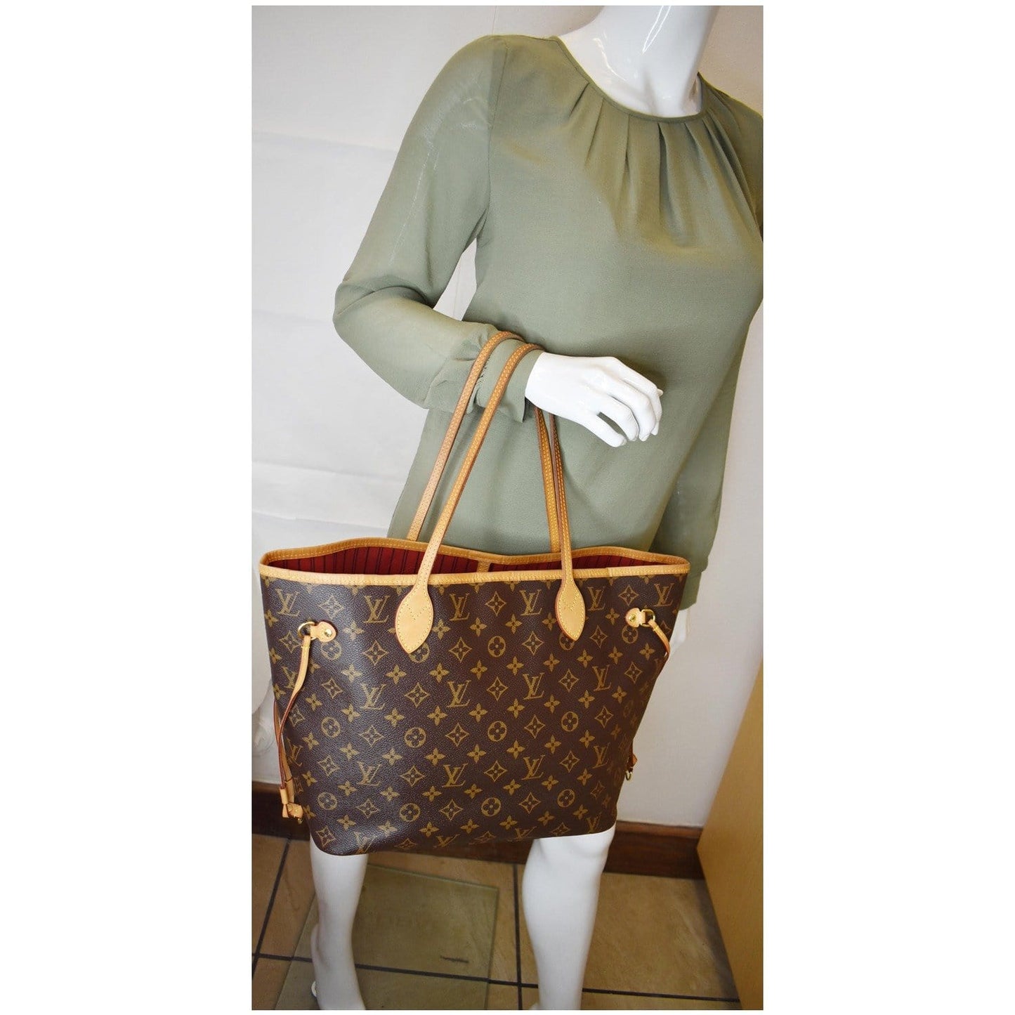 LOUIS VUITTON Neverfull MM Monogram Canvas Tote Shoulder Bag Brown