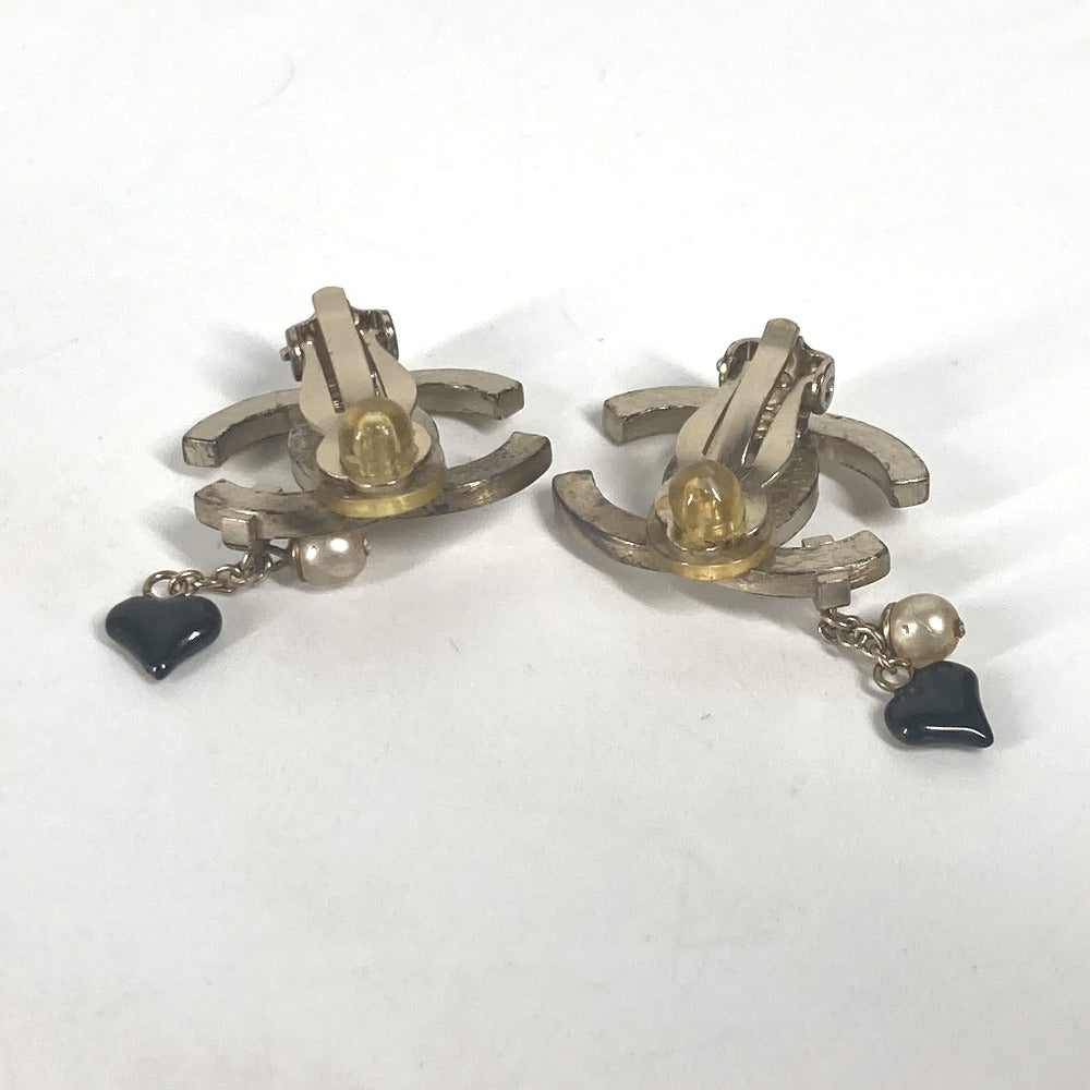 CHANEL Earring metal gold 05A logo CC COCO Mark Faux Pearl Heart Women