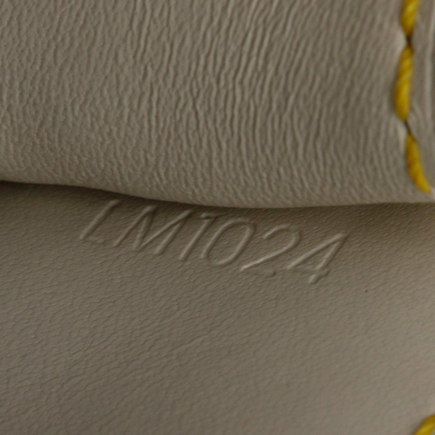 Louis Vuitton White Leather Suhali Le Extravagant Travel Bag