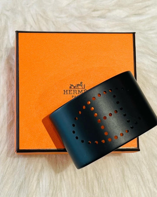 HERMÈS  Evelyne Sunset Cuff Bracelet T3 Black
