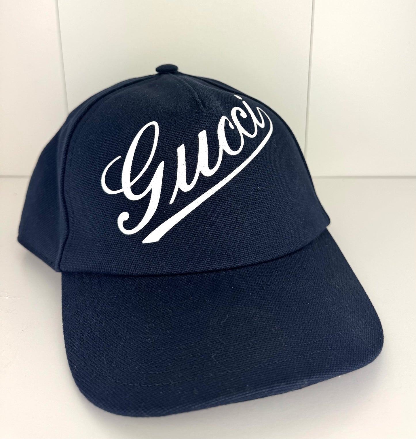 Gucci Baseball hat with Gucci script