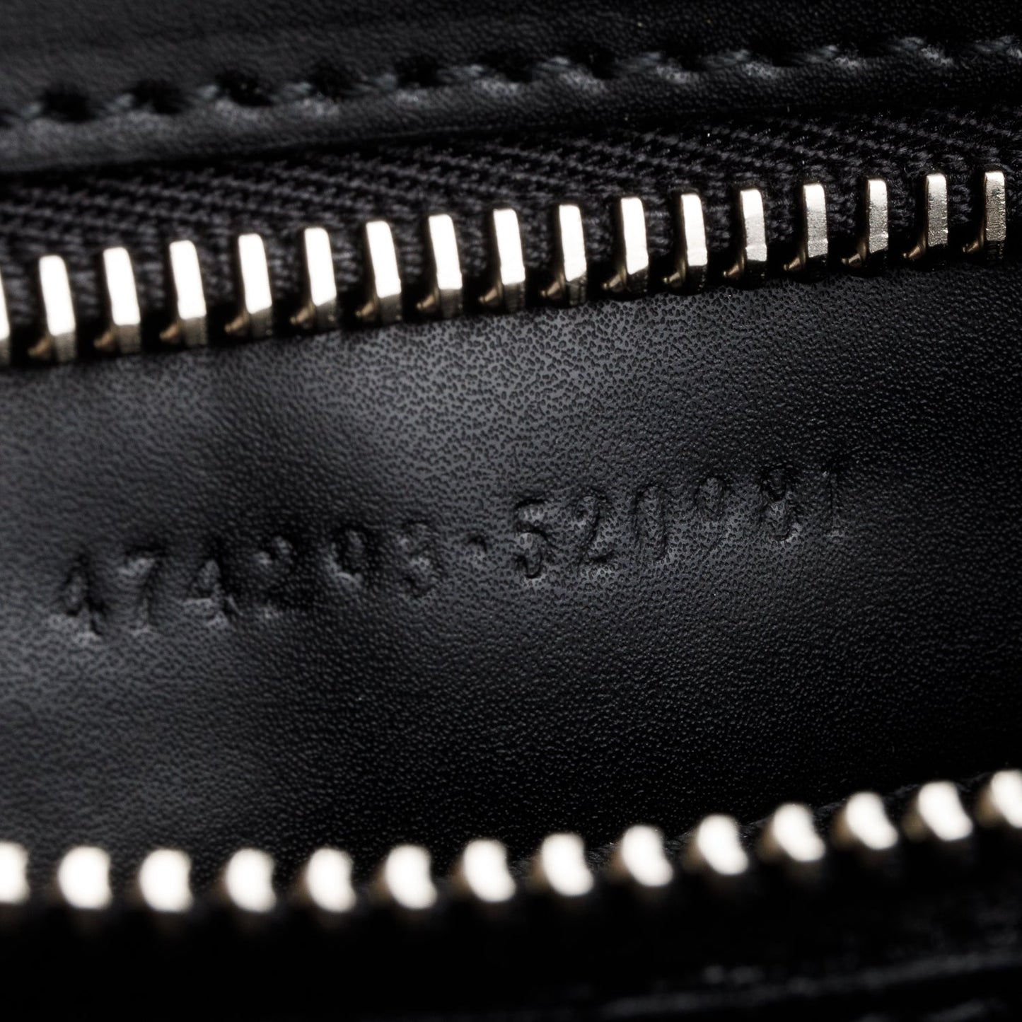 Gucci Black GG Supreme Belt Bag with Zip Pocket