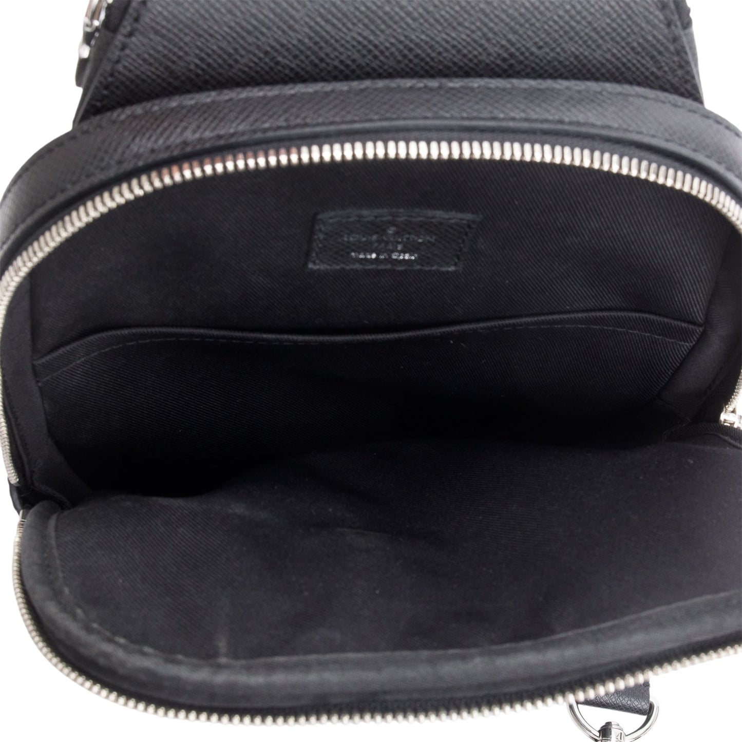 Louis Vuitton Black Taiga Leather Avenue Sling Bag