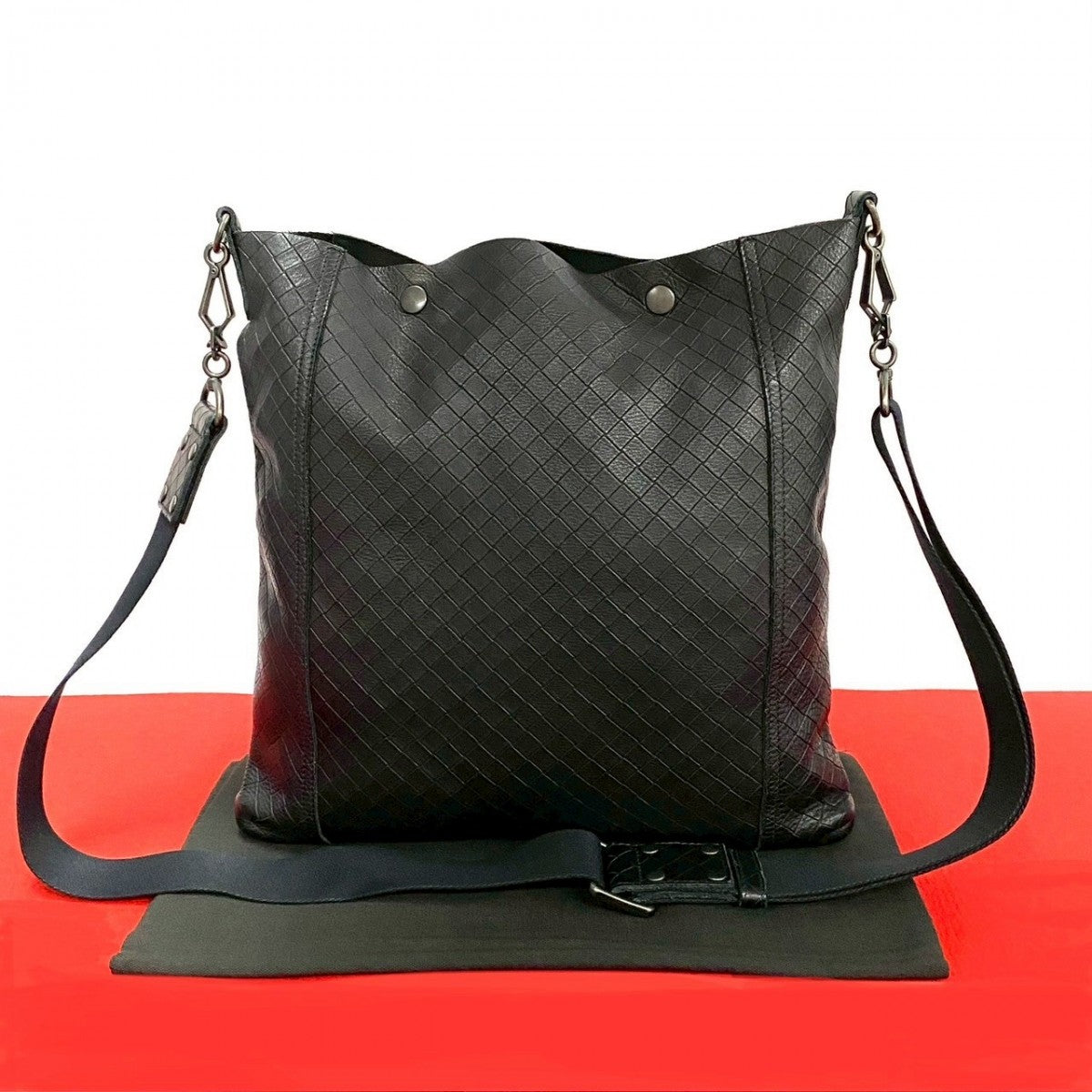 BOTTEGAVENETA Shoulder Bag leather black INTRECCIATO mens
