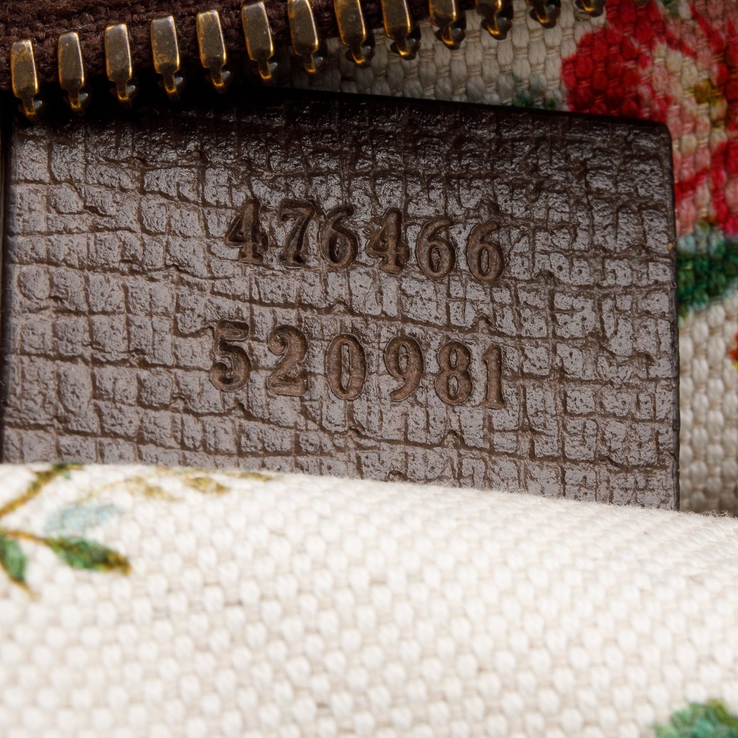 Gucci Neo Vintage GG Supreme Messenger Bag