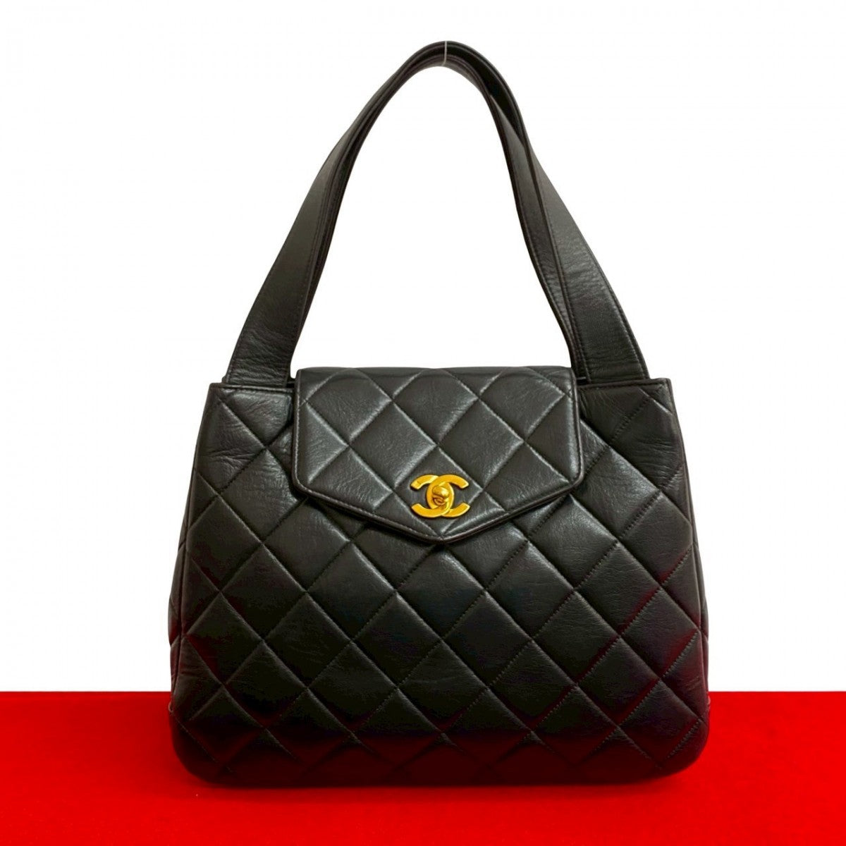 CHANEL Handbag lambskin black Matrasse
