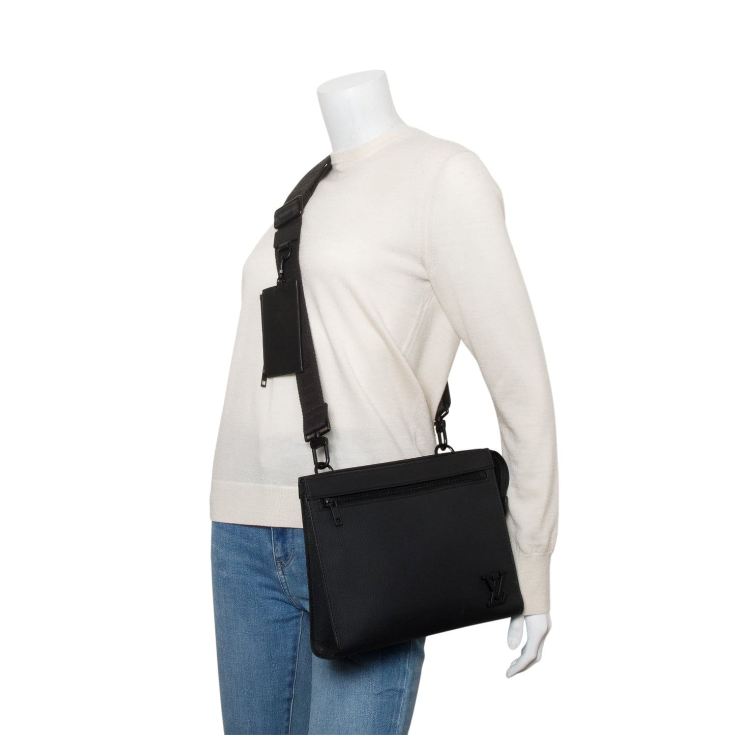 Louis Vuitton Black LV Aerogram Calfskin Leather Messenger Voyage