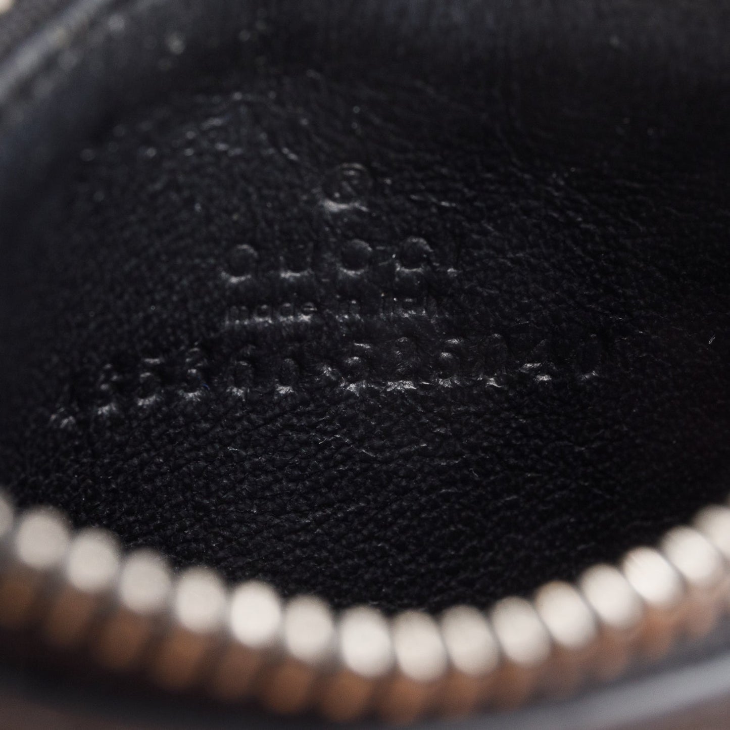 Gucci Black Signature Leather Zip Card Case
