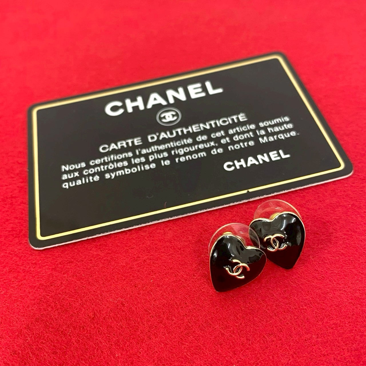 CHANEL Pierce metal gold