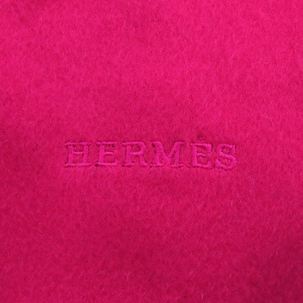 HERMES Scarf cashmere pink logo