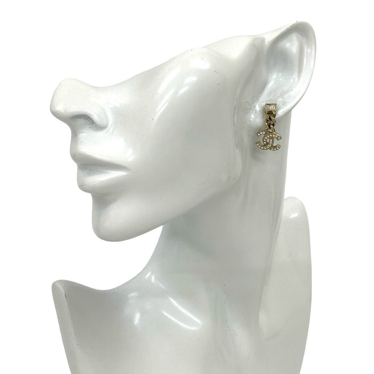 CHANEL Pierce metal gold