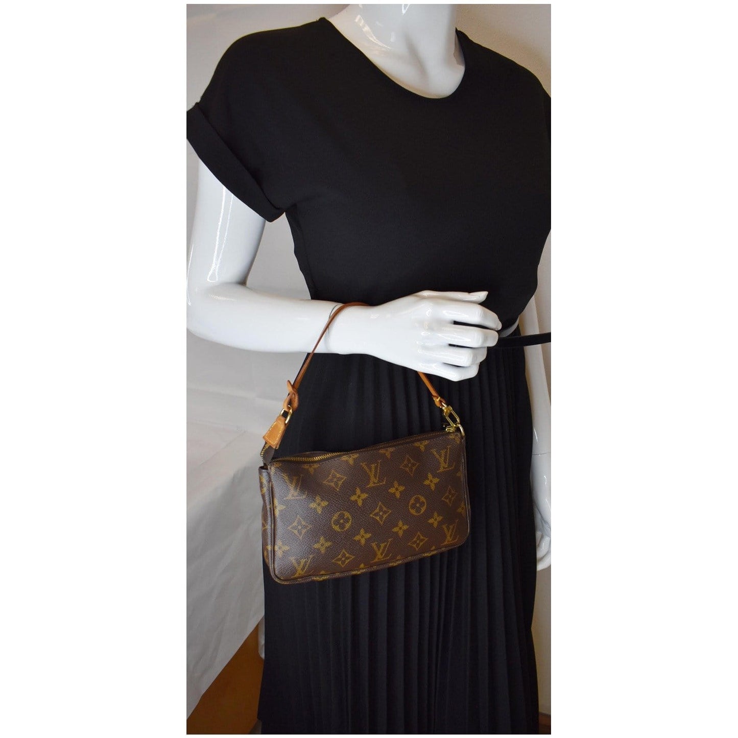 LOUIS VUITTON Pochette Monogram Canvas Accessories Pouch Brown