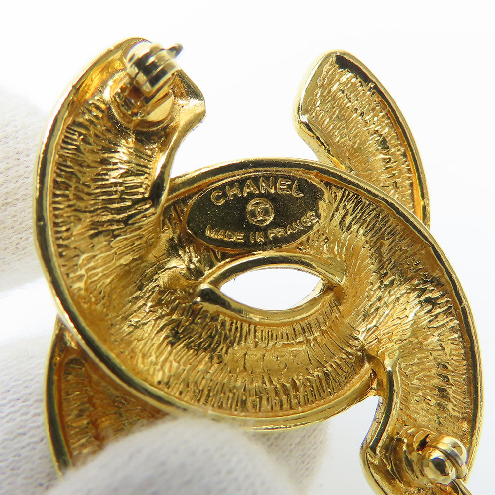 CHANEL Brooch metal gold Matelasse stitch