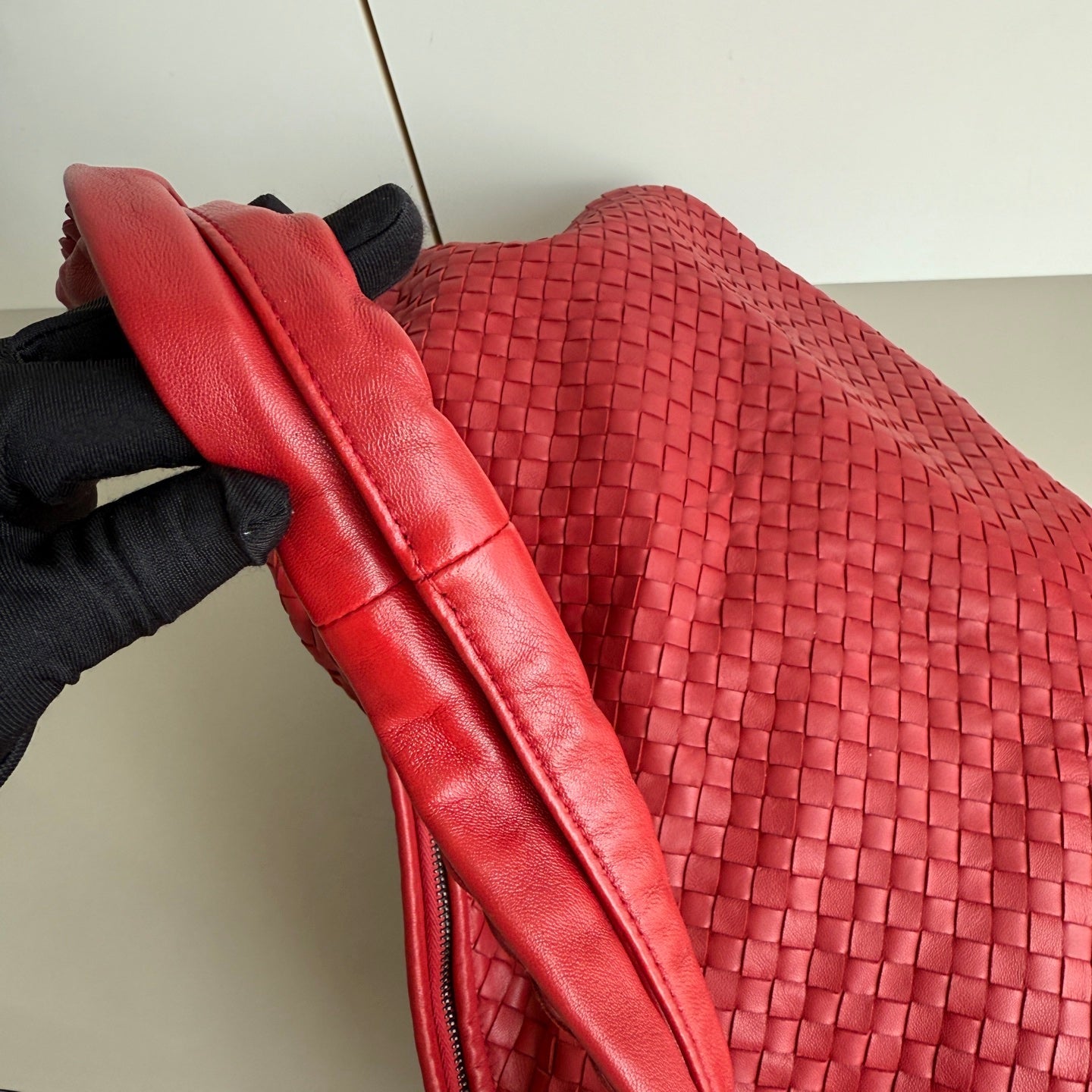 Bottega Veneta Veneta Hobo Maxi Dark Red Leather 51cm