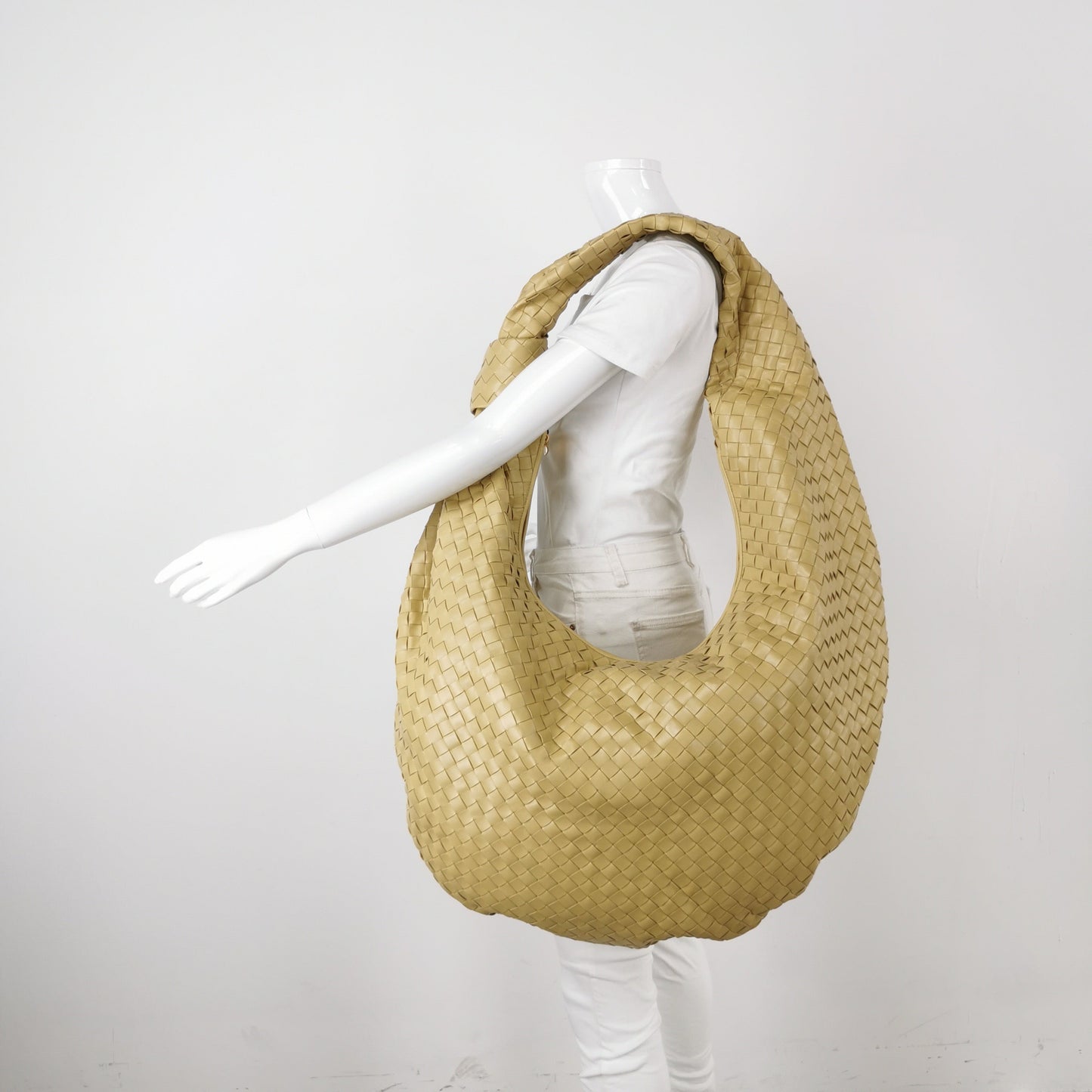 Bottega Veneta Jodie Maxi Lambskin Leather Beige Oats 70cm