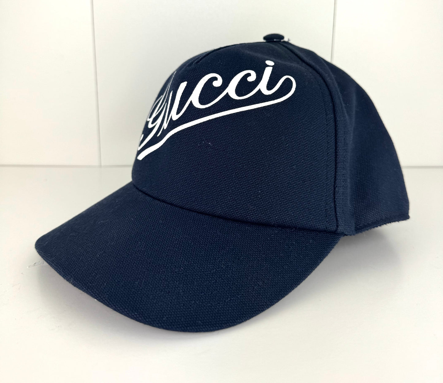 Gucci Baseball hat with Gucci script
