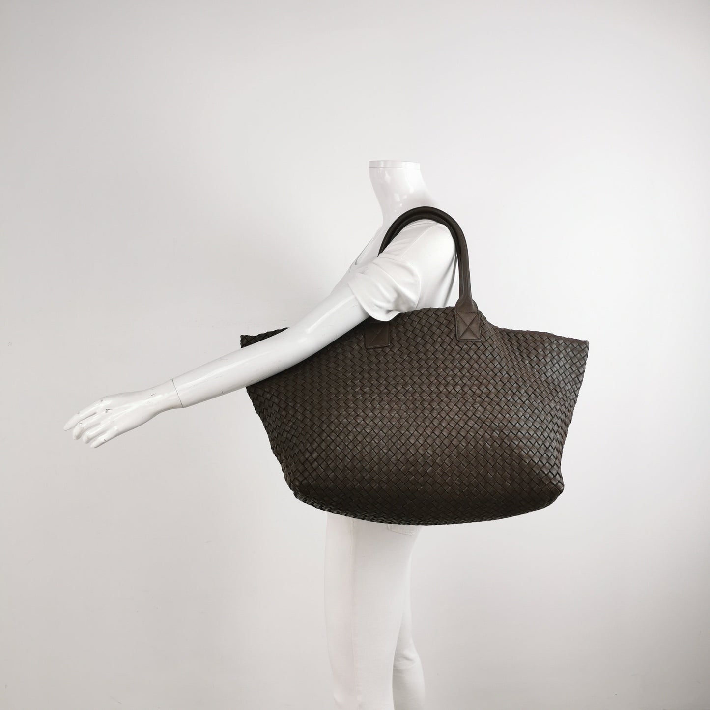 Bottega Veneta Cabat Tote Intreccio Leather Dark Chocolate Brown 45cm
