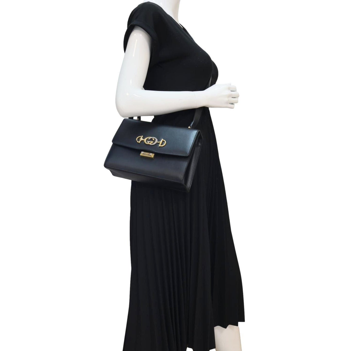 GUCCI Zumi Flap Small Grainy Leather Shoulder Bag Black 576388