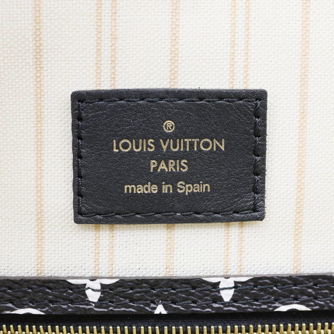 LOUIS VUITTON Neverfull MM Monogram Jungle Shoulder Bag Ivory