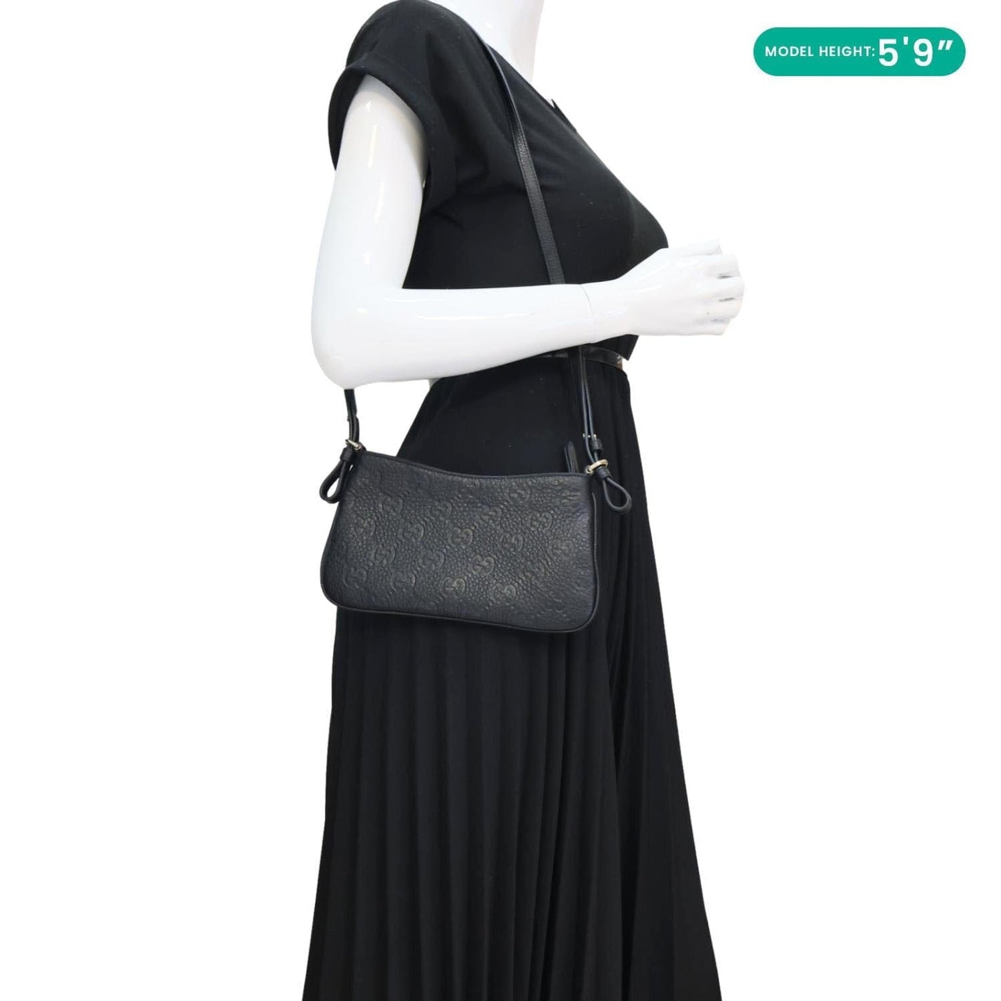 GUCCI Emblem Grainy Leather Shoulder Bag Black 815278