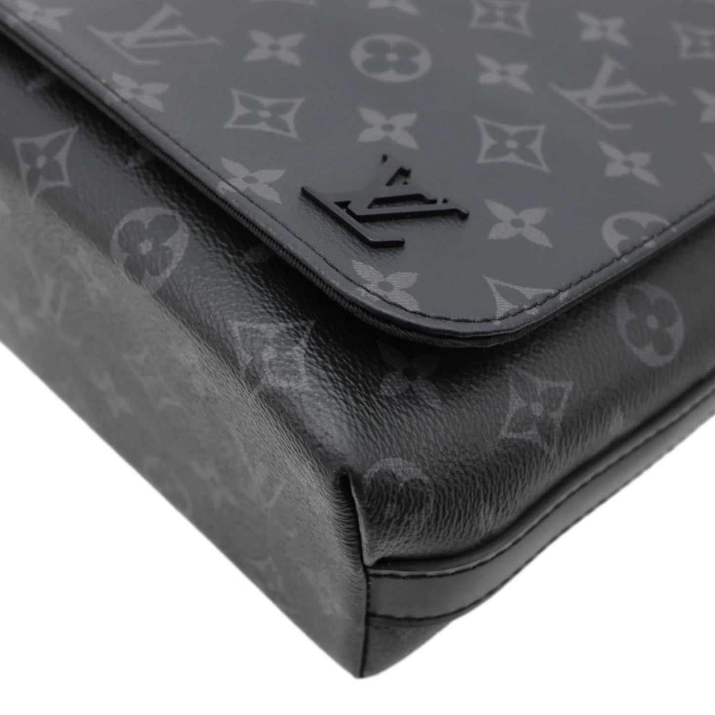 LOUIS VUITTON District MM Monogram Eclipse Messenger Bag Black