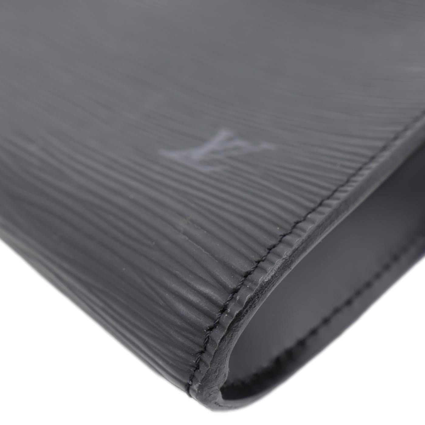 LOUIS VUITTON Epi Leather Pochette Black