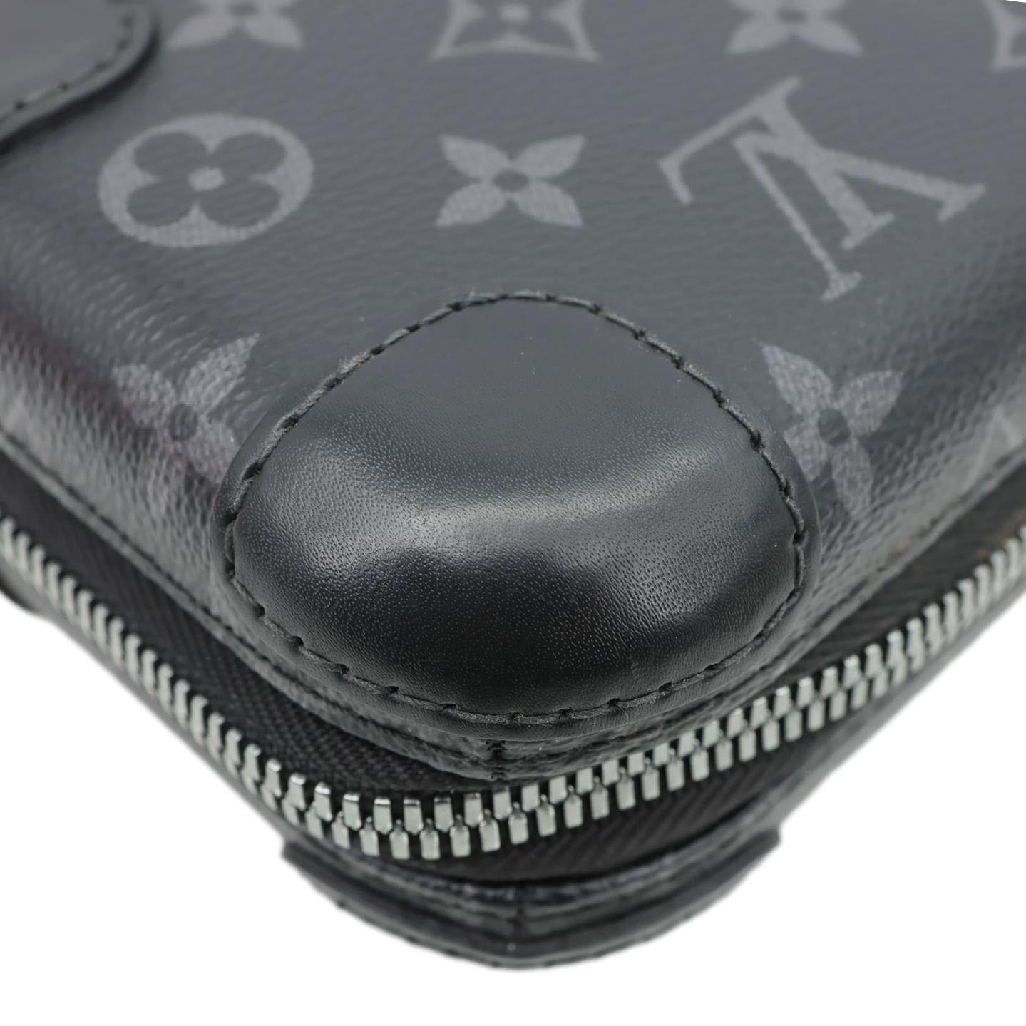 LOUIS VUITTON Horizon Monogram Eclipse Clutch Shoulder Bag Black