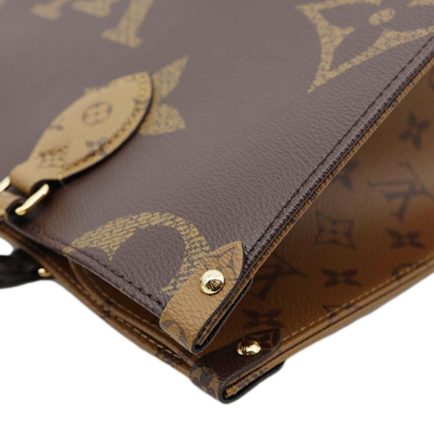 LOUIS VUITTON Onthego MM Giant Monogram Reverse Canvas Tote Bag Brown