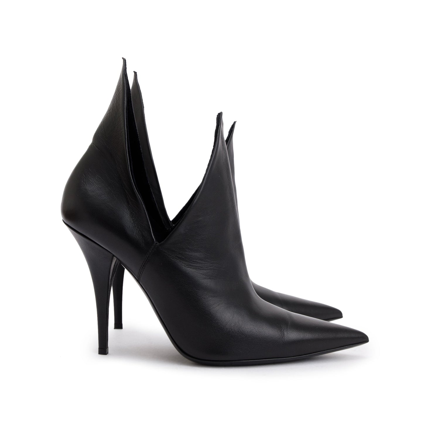 Burberry Black Calfskin Leather Essendon 105 Pump, Size 40