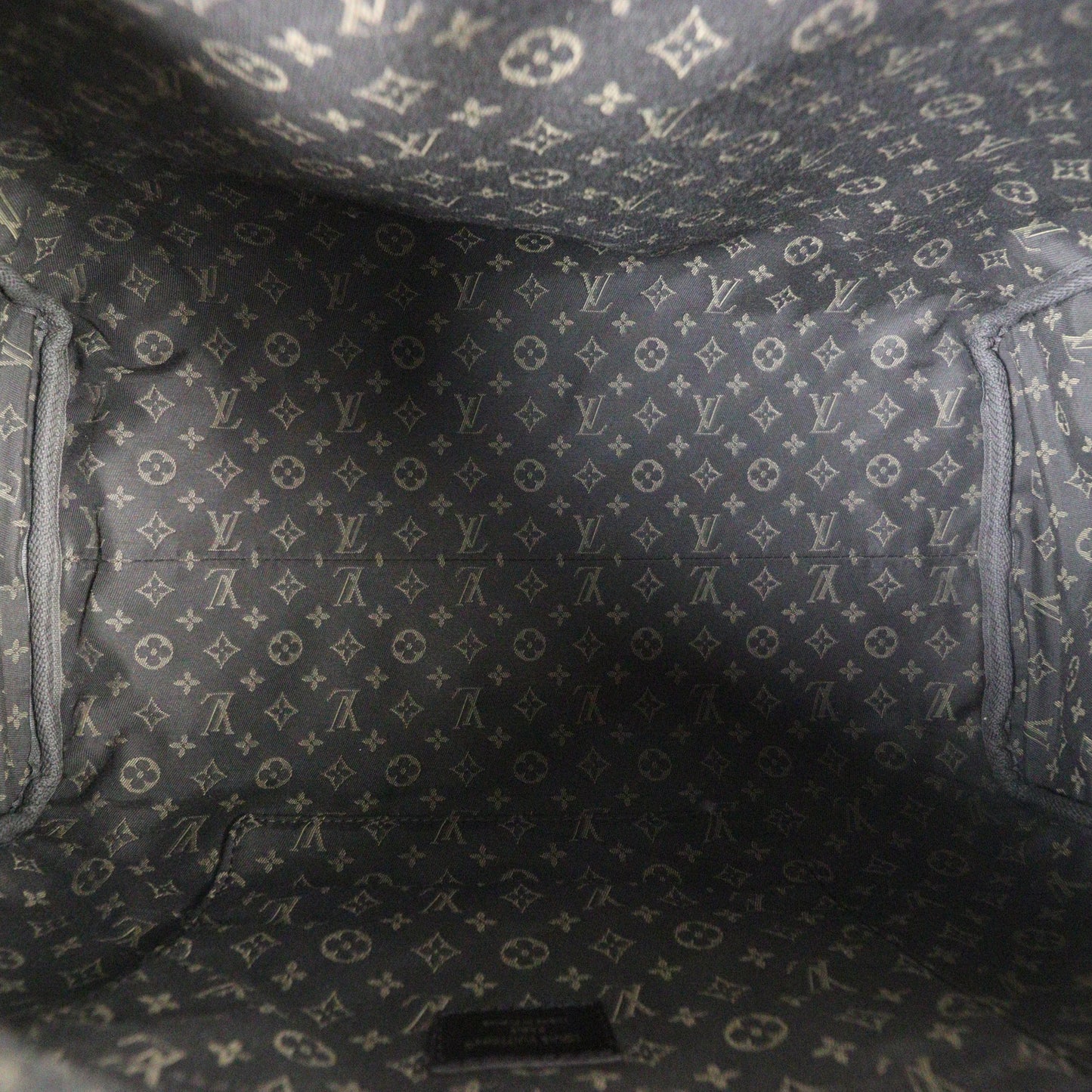 Louis Vuitton Express MM