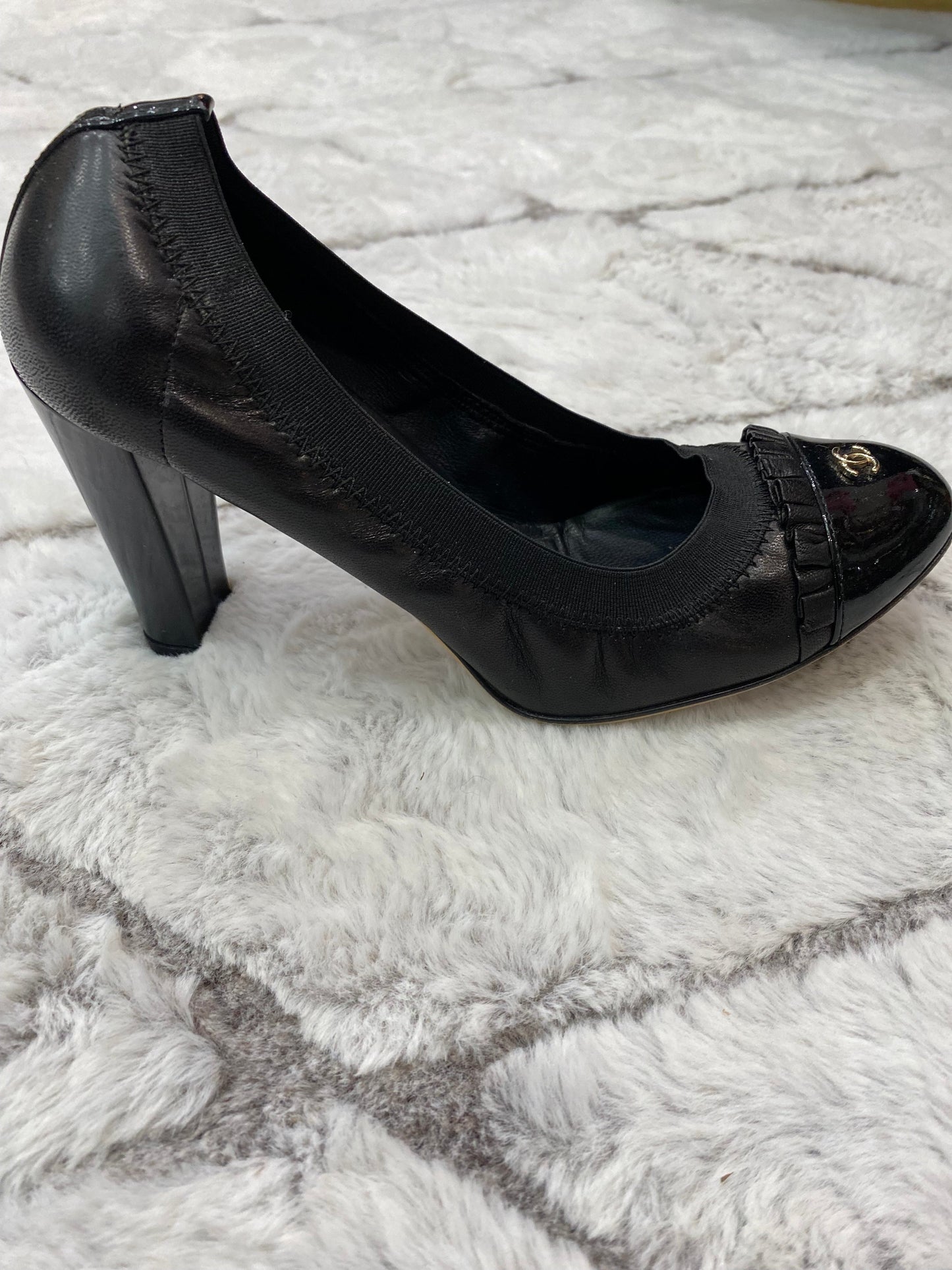 CHANEL CC ESCARPINS STRETCH PUMPS