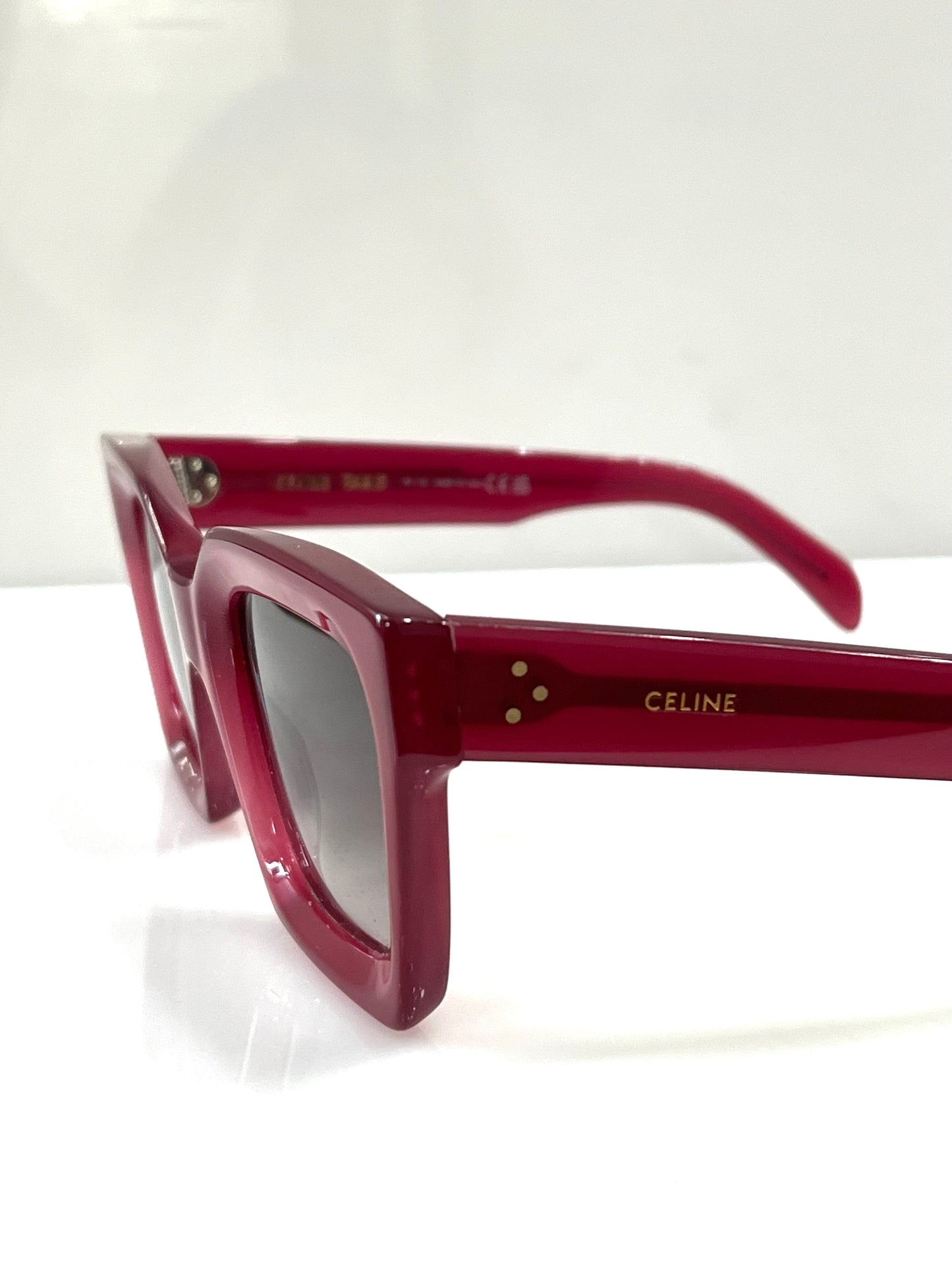 CÉLINE CL401301 RED SUNGLASSES 55MM