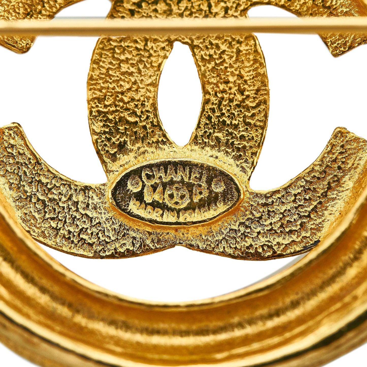 Chanel CC Brooch (SHG-zkE6ur)