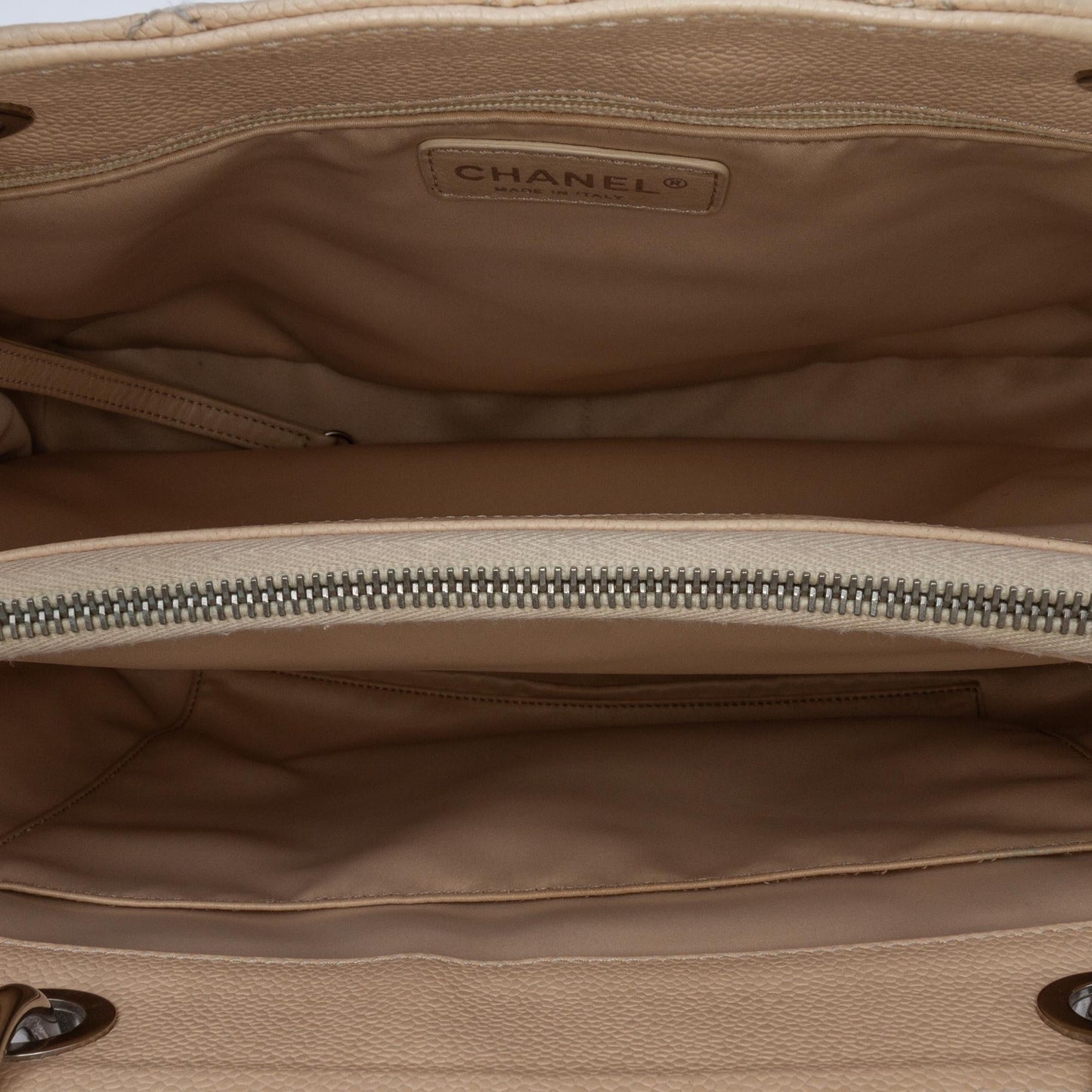 Chanel Caviar Grand Shopping Tote (SHG-SVwueC)