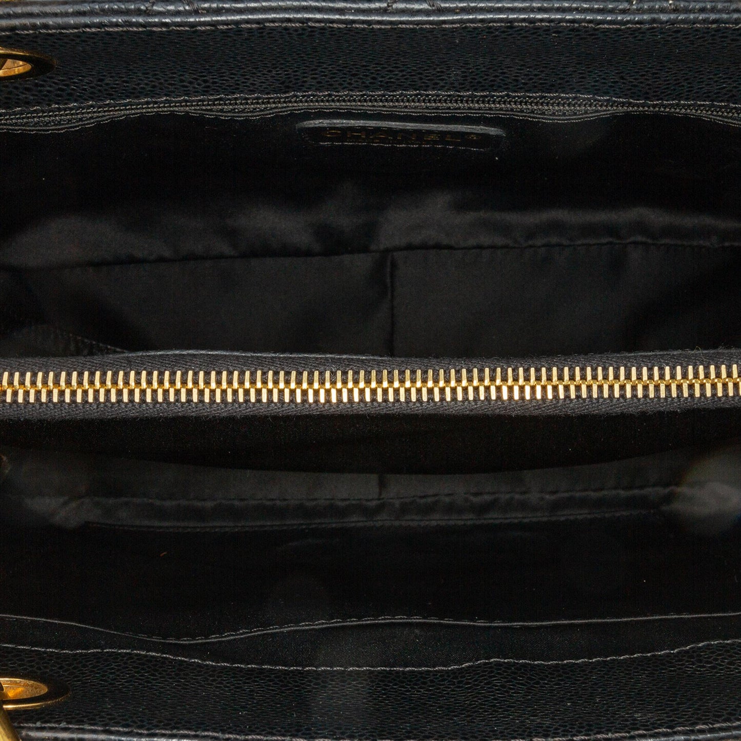 Chanel Caviar Grand Shopping Tote (SHG-PuLkRM)