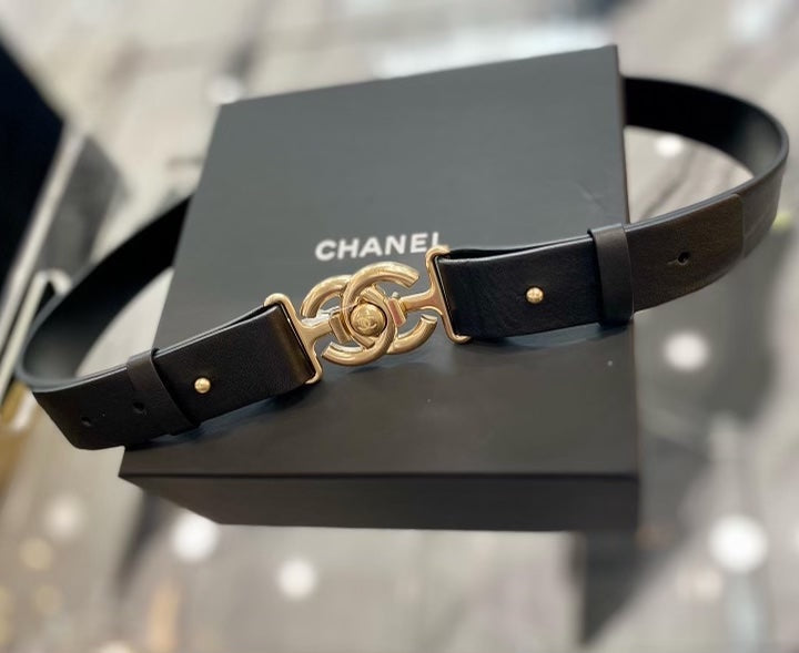 CHANEL INTERLOCKING CC LOGO BUCKLE LEATHER BELT
