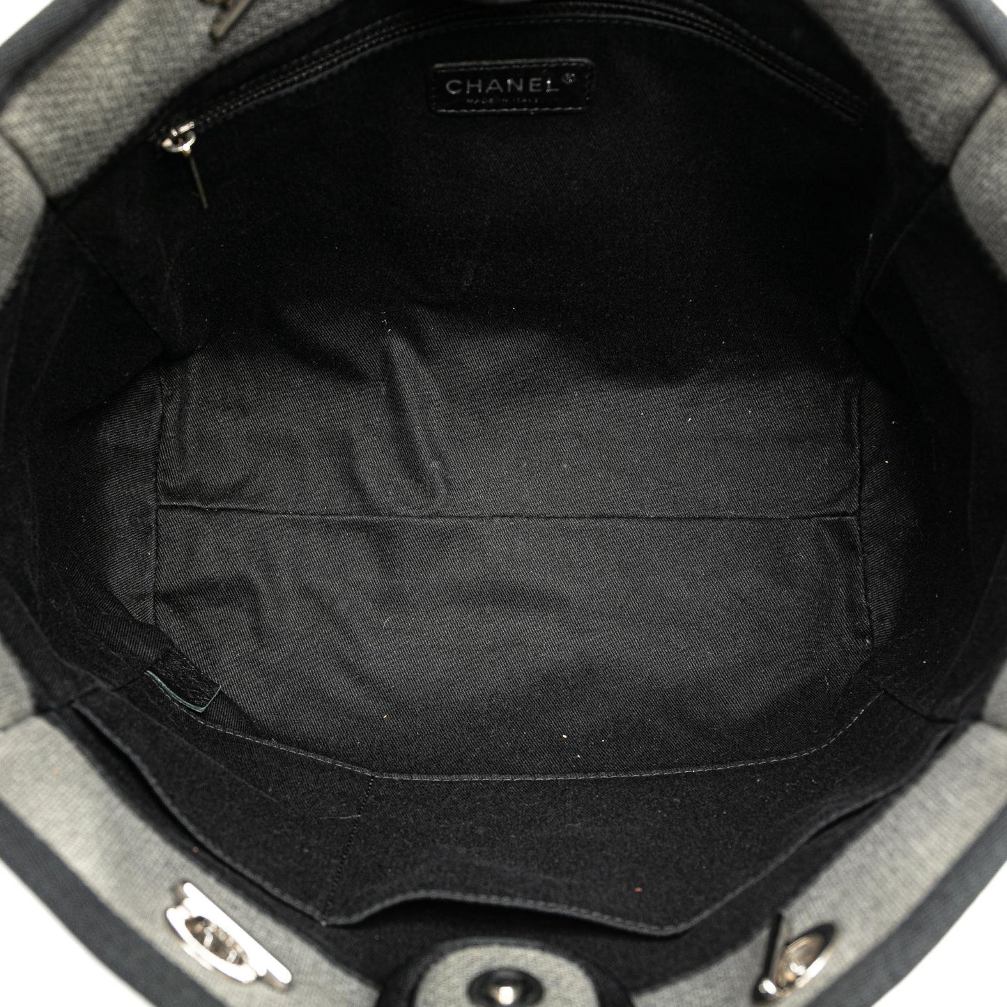 Chanel Small Canvas Deauville Tote (SHG-2Pyf4g)