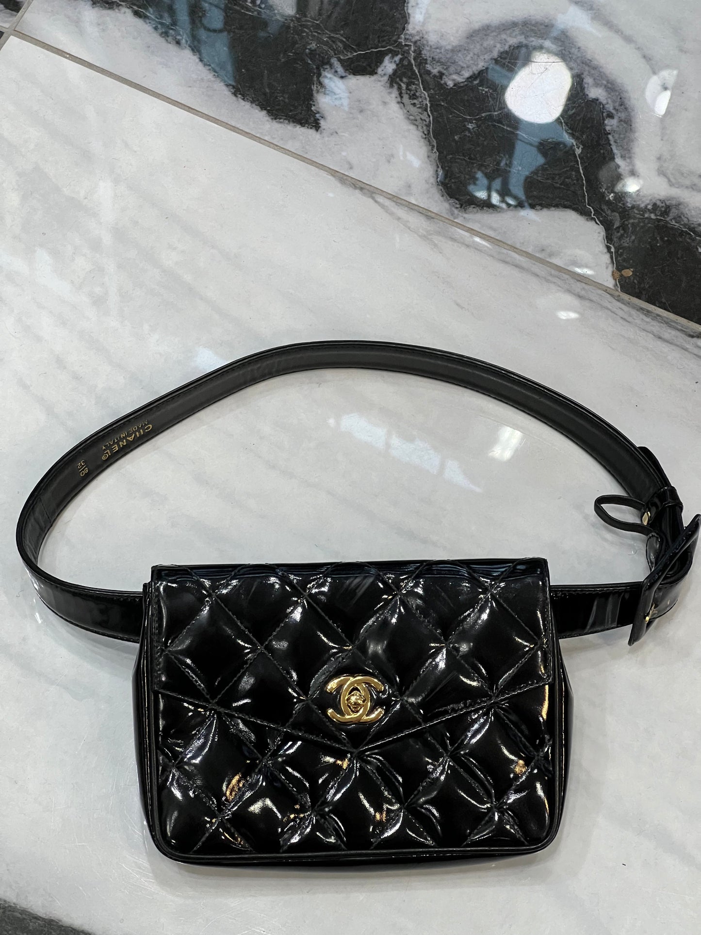 CHANEL QUILTED PATENT LEATHER VINTAGE BUM BAG