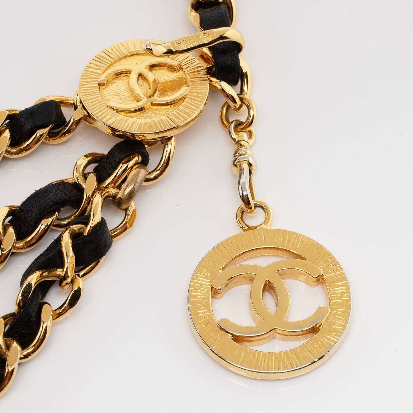 Chanel Vintage Lambskin CC Medallion Triple Chain Belt - Size 30 / 75 (SHF-NEknq0)