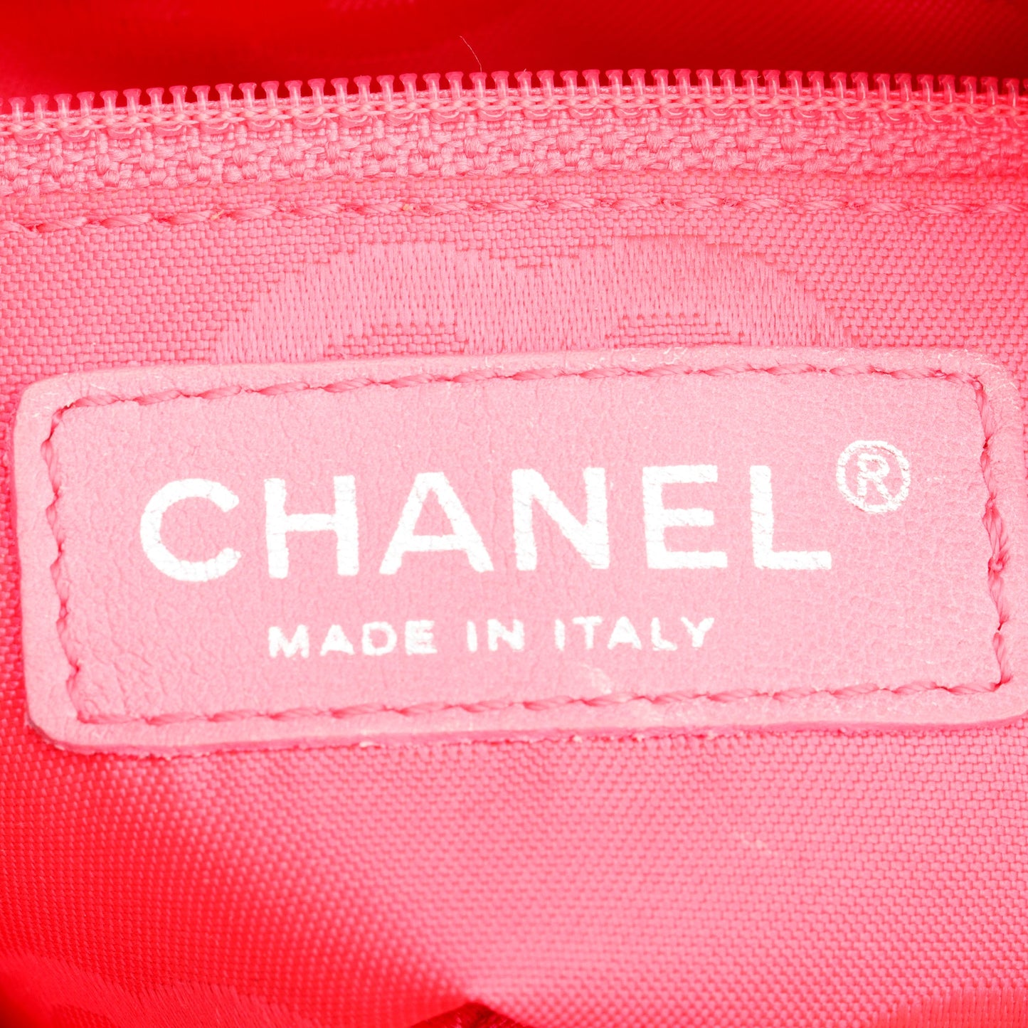 Chanel White/Black Calfskin Leather Ligne Cambon Pochette