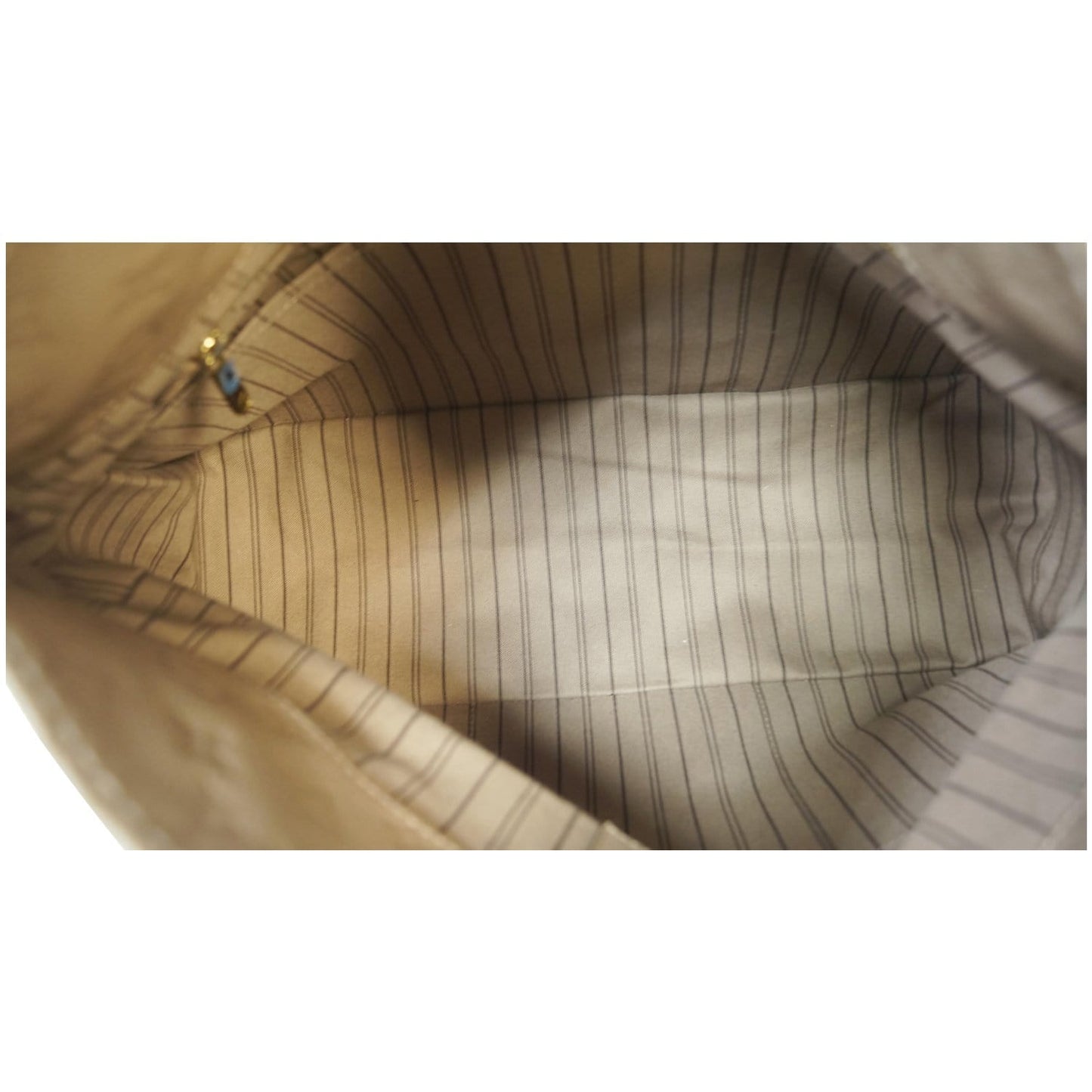 LOUIS VUITTON Artsy MM Empreinte Leather Shoulder Bag Ombre