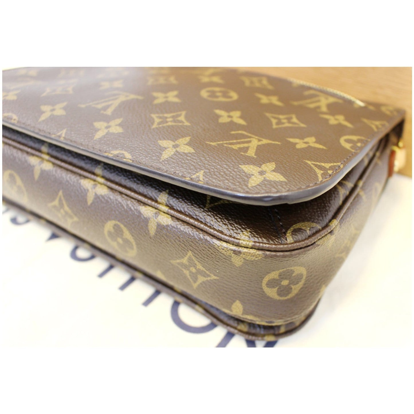 LOUIS VUITTON Metis Pochette Monogram Canvas Crossbody Bag