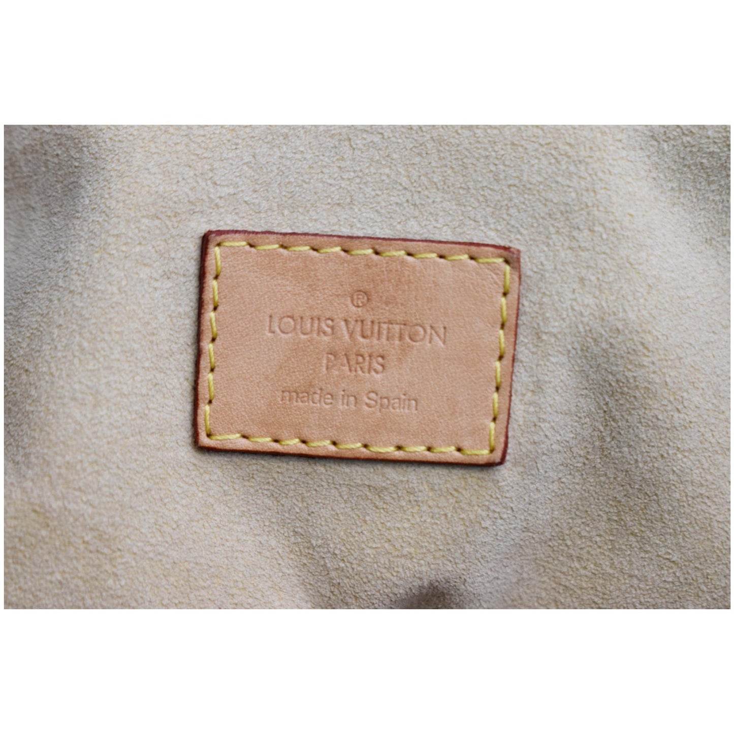 LOUIS VUITTON Artsy MM Monogram Canvas Hobo Bag Brown