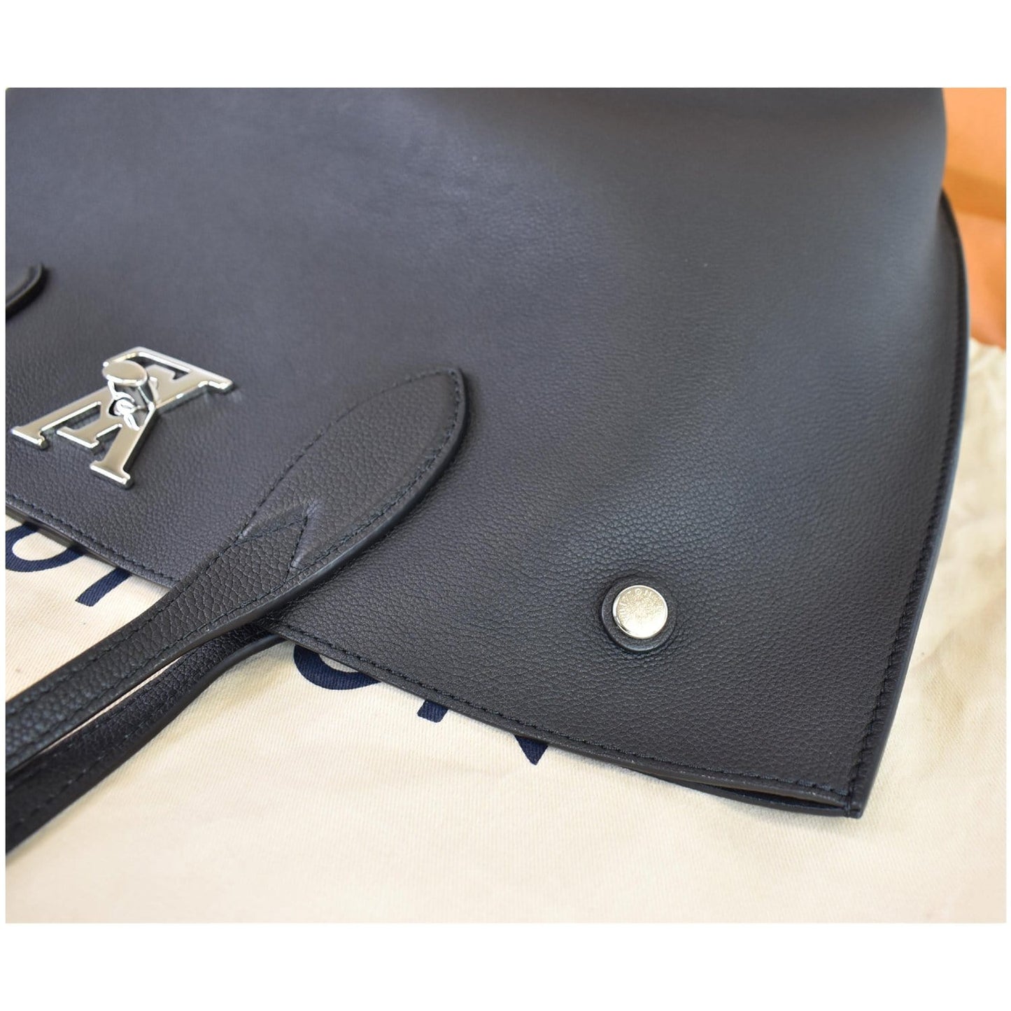 LOUIS VUITTON Lockme Go Leather Tote Bag Black